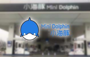 三十年煉化經(jīng)驗(yàn),高清潔定制油品！小海豚Mini Dolphin油站選擇lyton龍門往復(fù)式全自動(dòng)洗車機(jī)